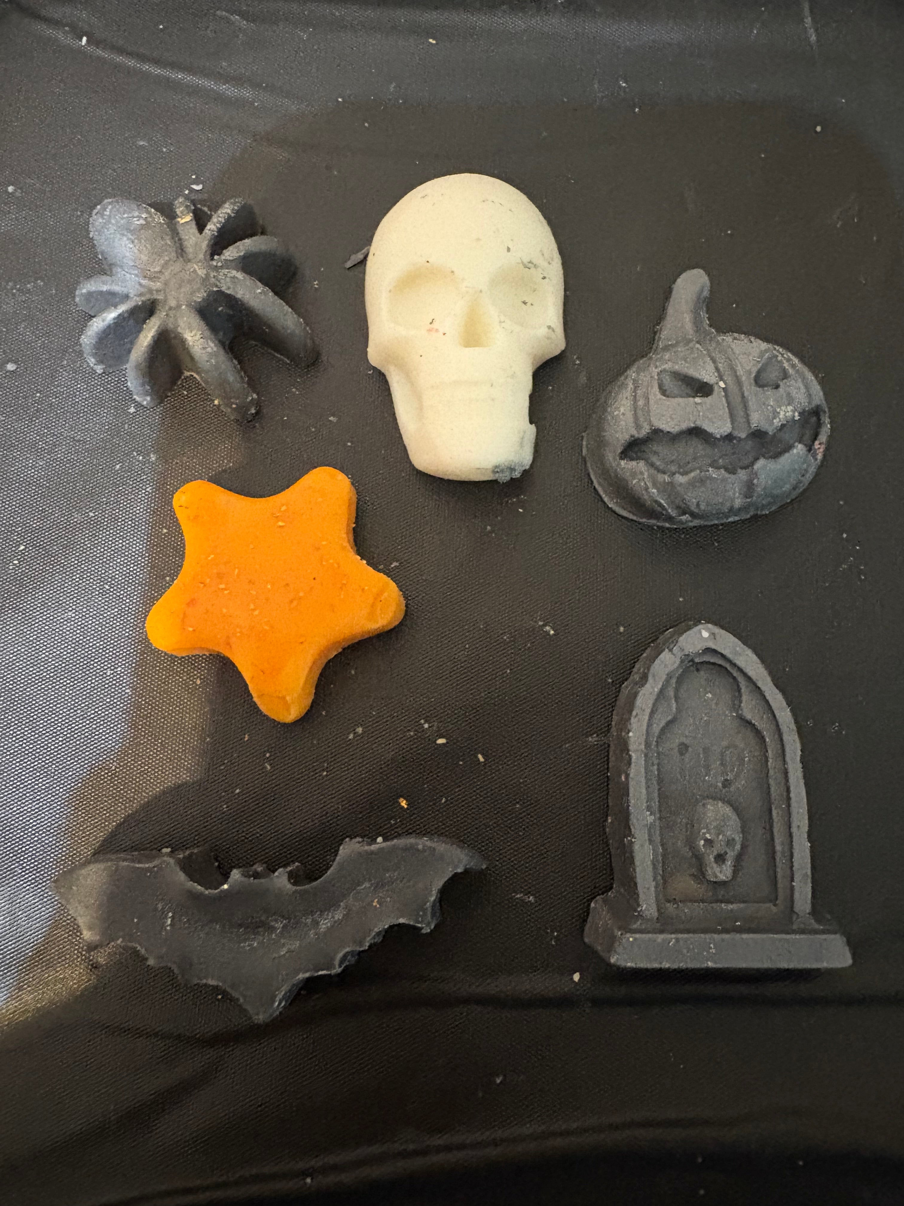 Halloween wax melts for your spooky vibe