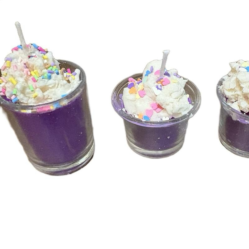 Sweet scented birthday cake candles