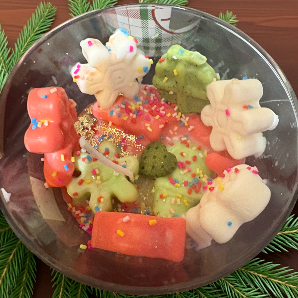 Candy Land Christmas Dessert Candle with Christmas Wreath fragrance